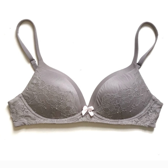 🚩BODY BY VICTORIA BRA - Picture 1 of 2